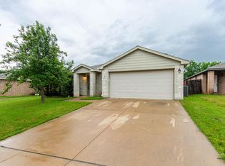 13808 Canyon Ranch Rd, Roanoke, TX 76262