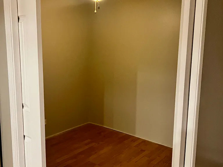 37 Bermuda Colony — Photo 2