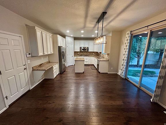 3rd image of 13144 S Brickshire Ln