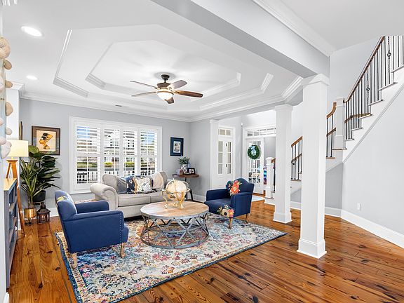 4th image of 6 Caleb Ct.