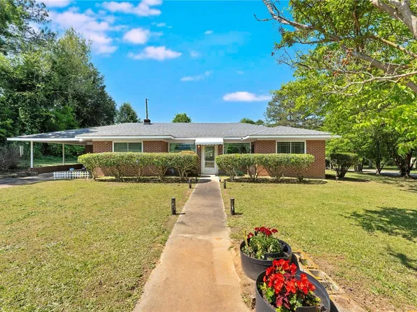 103 Meadowbrook Dr, Iva, SC 29655