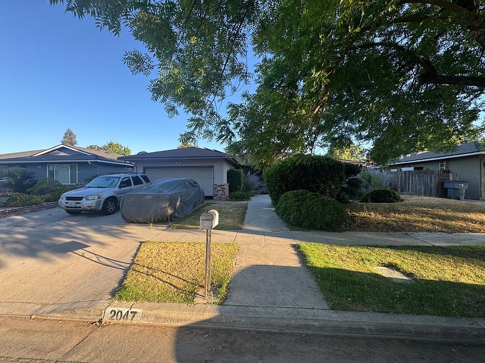 1st image of 2047 E Palo Alto Ave