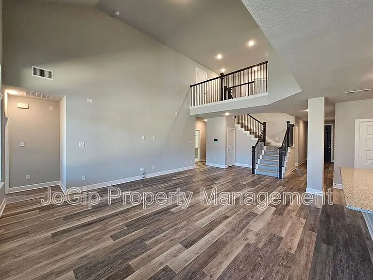 1740 Jamestown Dr — Photo 37