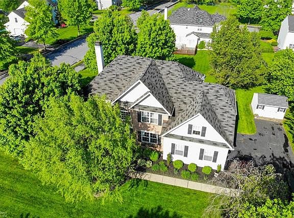 3rd image of 1644 Fox Hollow Ln