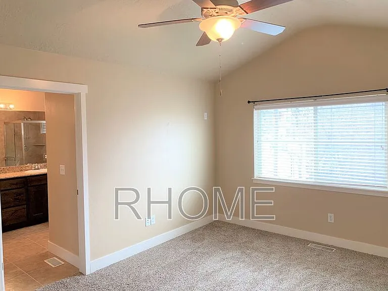 131 W Parramatta Ln — Photo 7