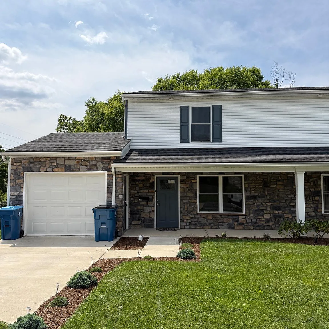 2 bed, 2.5 bath, $2,350 — Photo 1