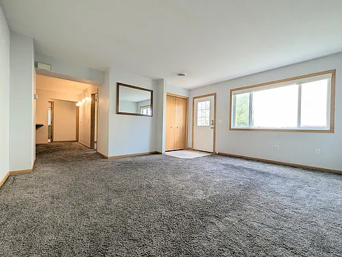 1140 Greenvale Ave W #C Photo 1 1140 Greenvale Ave W #C Photo 1