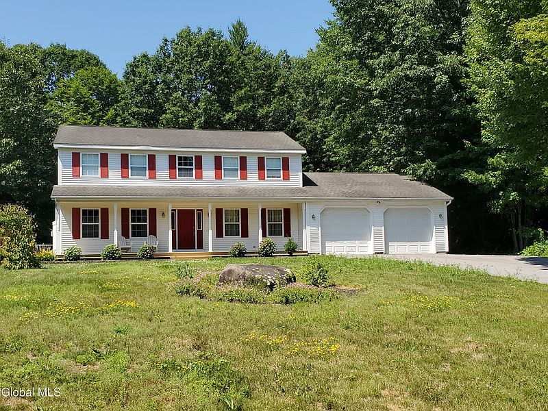 3rd image of 26 Gates Avenue N.