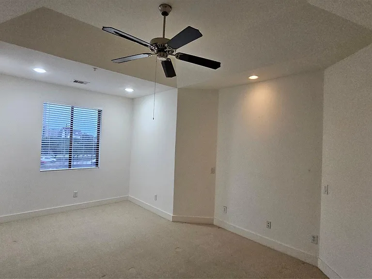 2301 Camden Dr #B — Photo 33