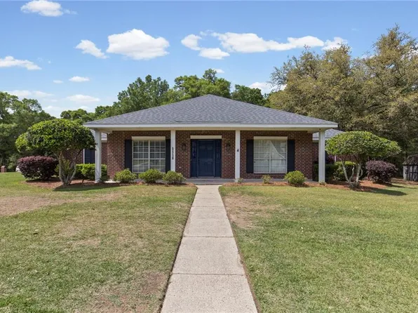 7710 Meadows Dr N, Mobile, AL 36619