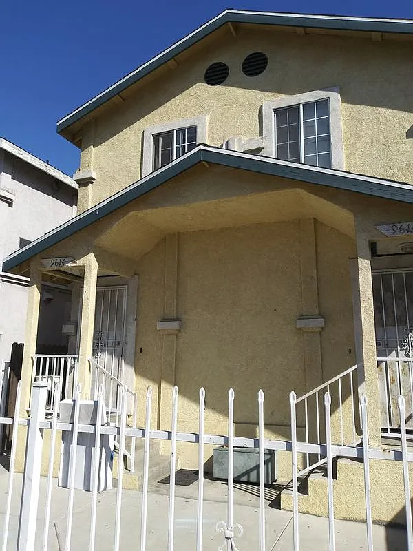 3 bed, 2.0 bath, 1200 sqft, $2,999 — Photo 1