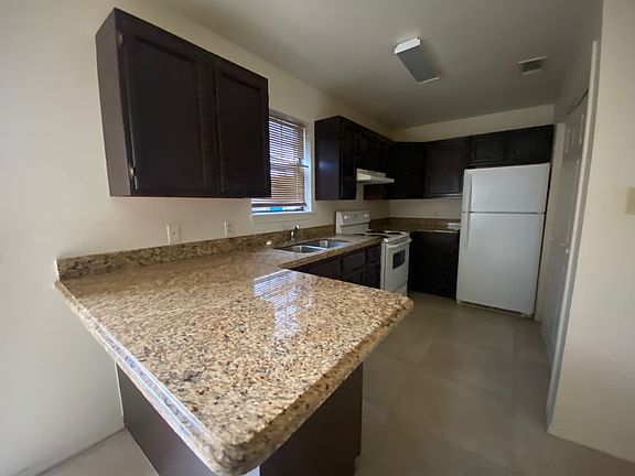4th image of 2903 Patzcuaro Dr