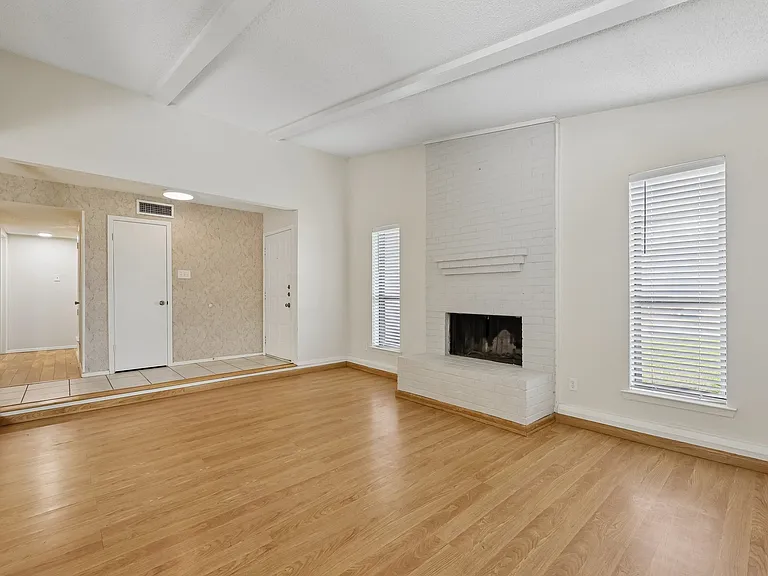 2604 Winding Creek Dr — Photo 5