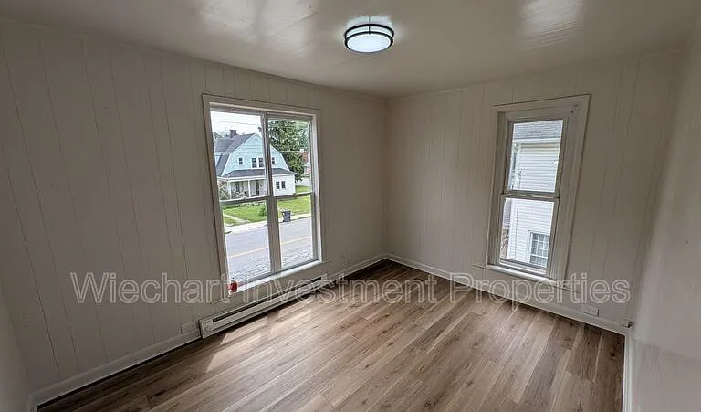 1028 W Wayne St — Photo 5