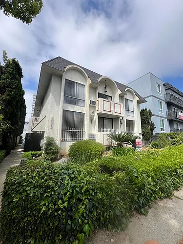 1275 Barry Ave #3 Photo 1