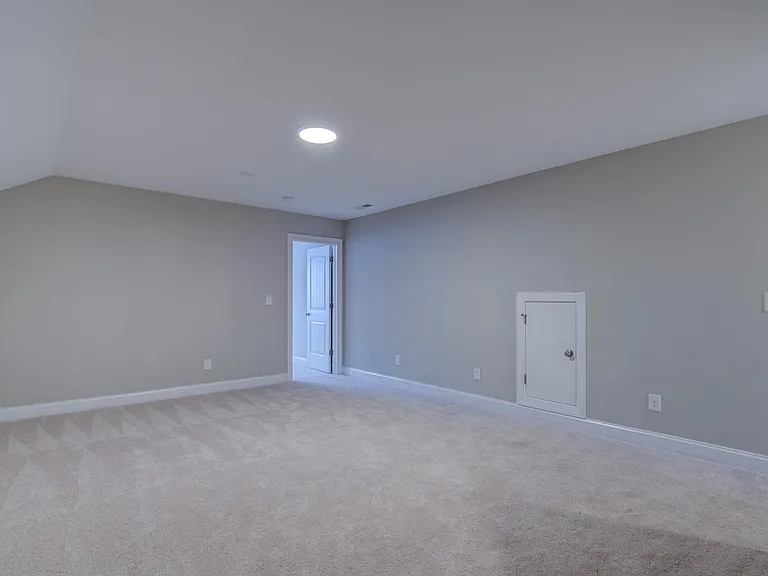60 Kingsly Dr — Photo 35