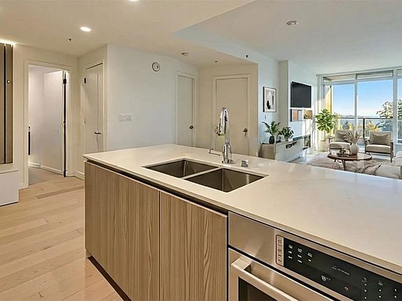 3rd image of 2000 Hannington Rd #808