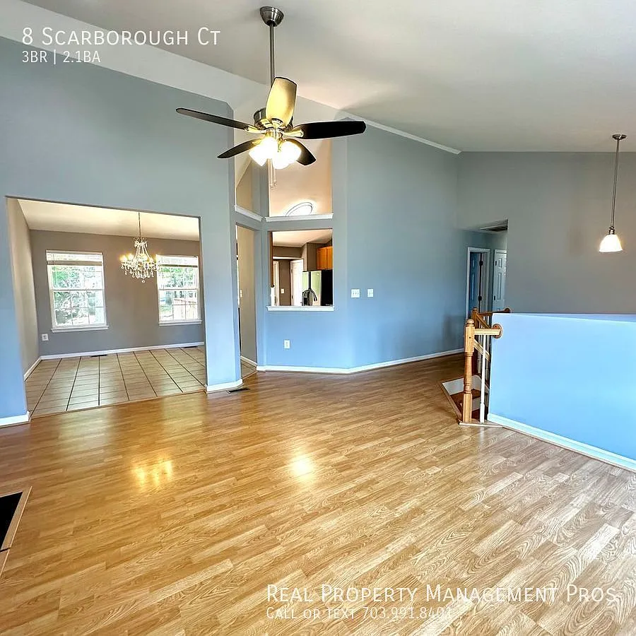 3 Bed Home w/ Fenced backyard near I-95! — Photo 3