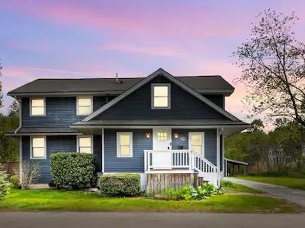 29 Versailles Ave