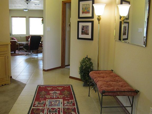 Attractive foyer entry