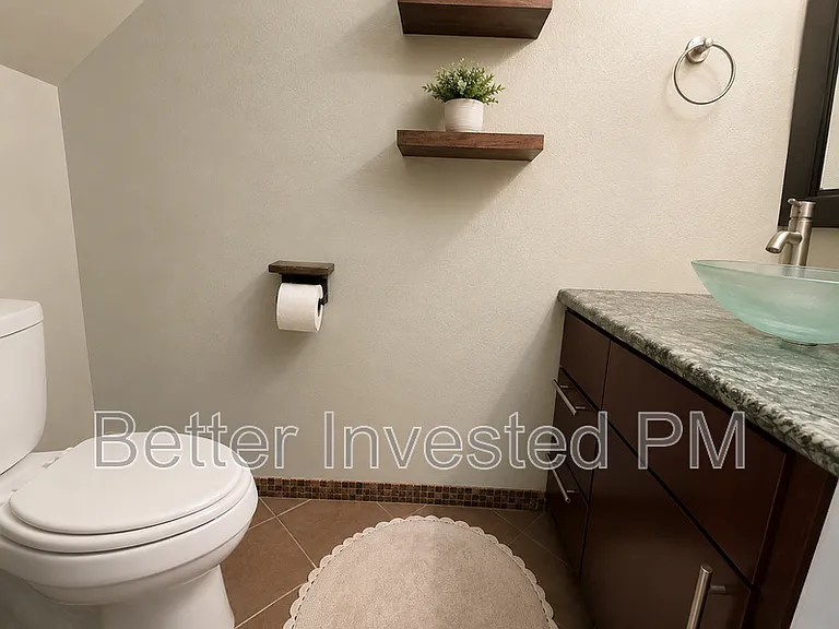 1706 Glenbrook Dr #B — Photo 8