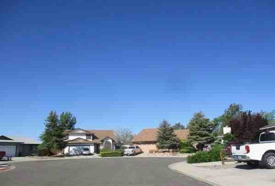 2nd image of 204 Thornwood Ct