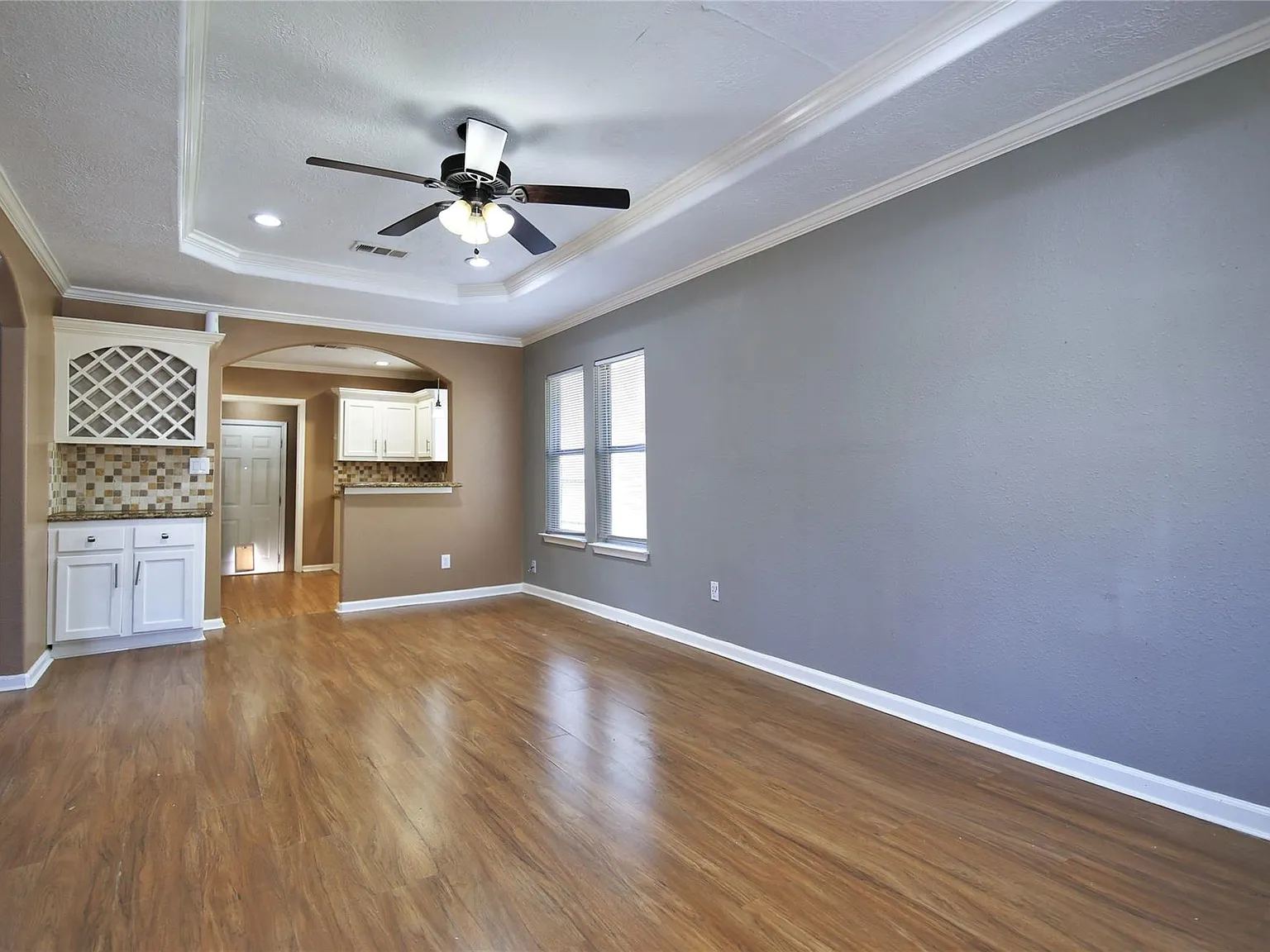 2 bed, 1.0 bath, 1100 sqft, $1,395 — Photo 3