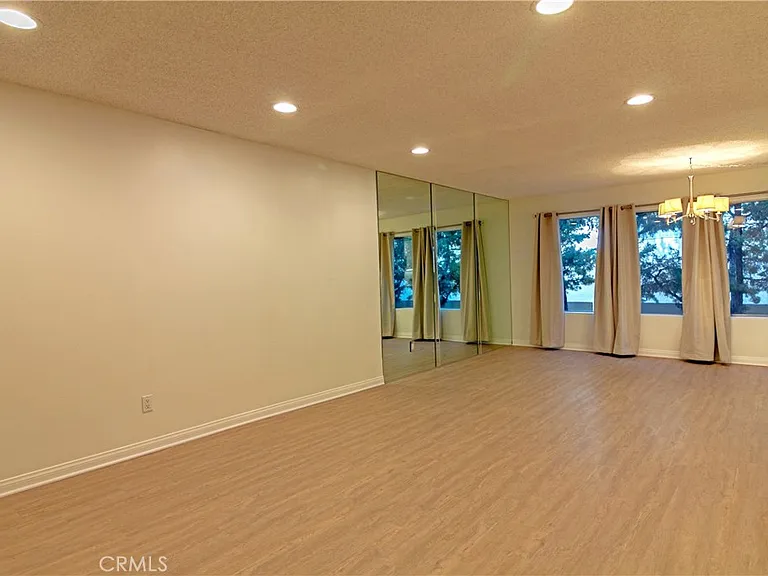 5412 Lindley Ave #117 — Photo 3