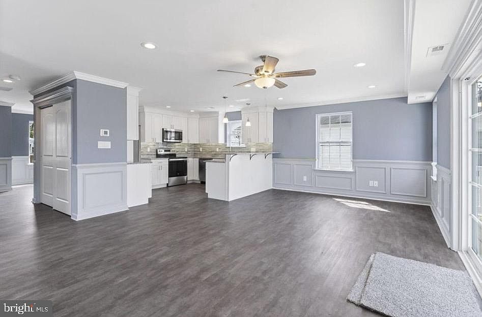 1st image of 802 6th Ave