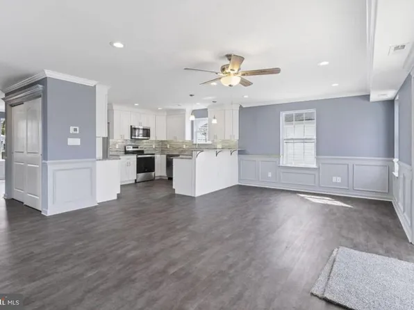 802 6th Ave, Croydon, PA 19021