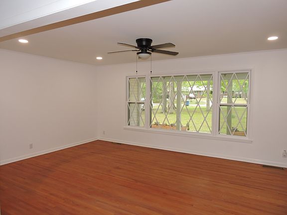 5th image of 180 Dogwood Dr