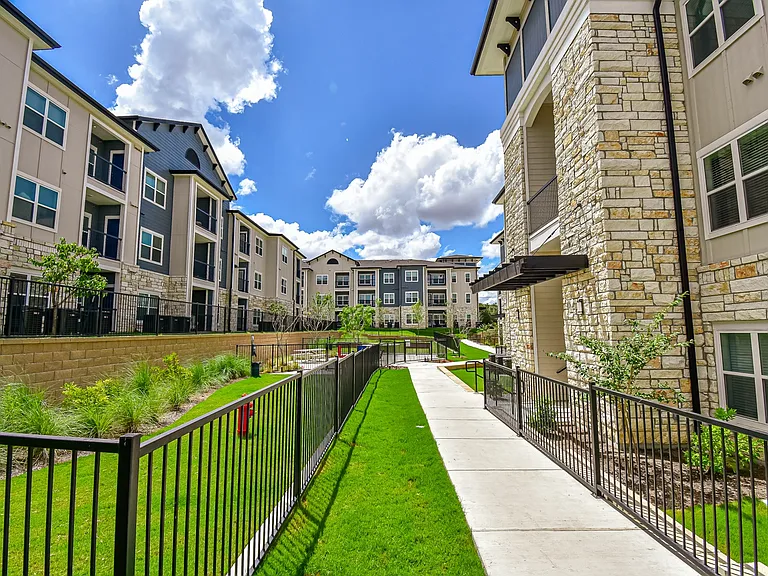 Aspire at Live Oak — Photo 23