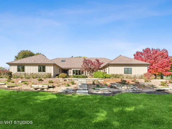 950 Muirfield Rd, Inverness, IL 60067