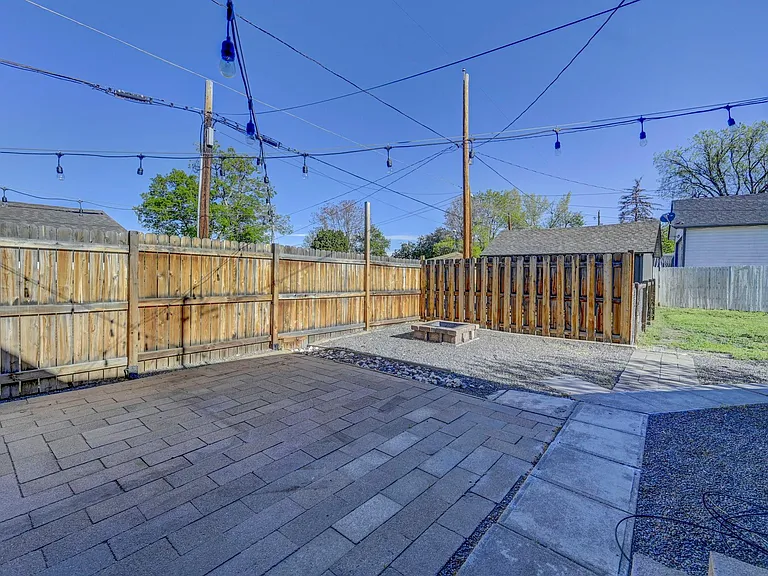 235 E Cornell Ave — Photo 22