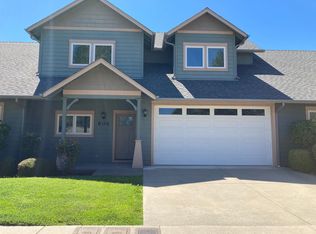 806 SW Kinsington Ct, Grants Pass, OR 97526