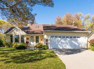 6516 Gray Fox Curv, Chanhassen, MN 55317