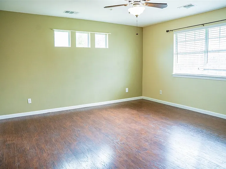 111 Hillview Ln — Photo 8