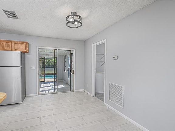 5th image of 2049 SW Aquarius Ln