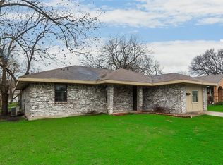 1810 S Clay St, Kaufman, TX 75142