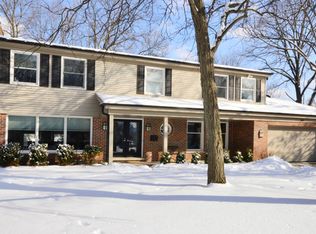 475 Carlisle Ave, Deerfield, IL 60015