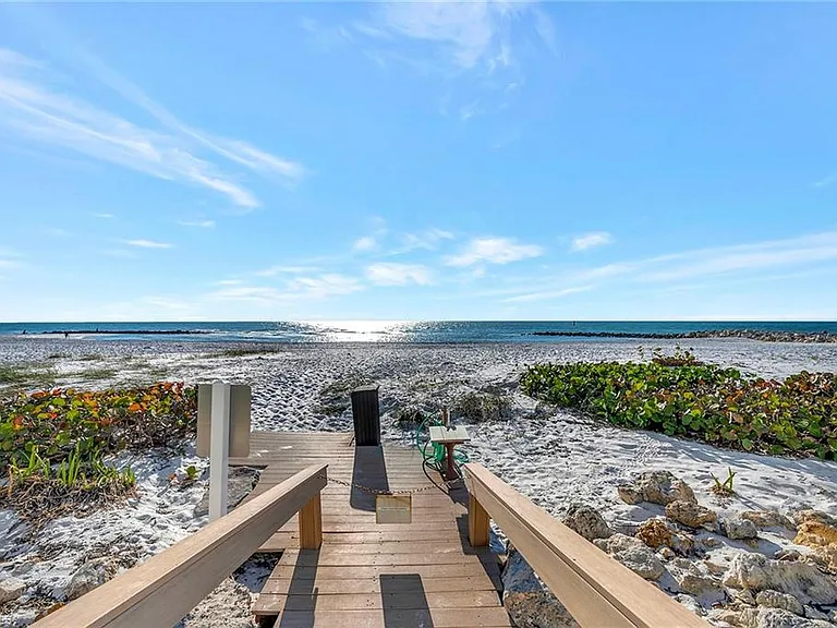 2258 Gulf Shore Blvd N #O1 — Photo 32