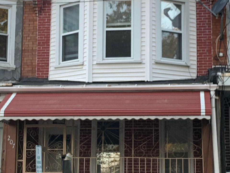 1st image of 207 N Dupont St