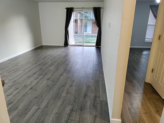 4th image of 1926 Greenpoint Dr APT 101