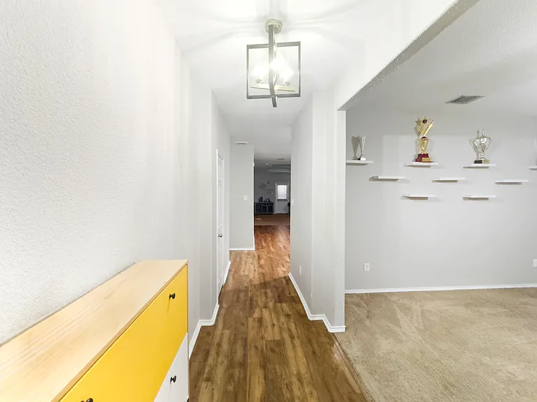 8101 Kurgan Trl — Photo 5