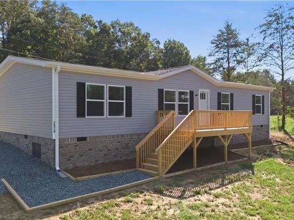 3929 Piney Mountain Rd, Walnut Cove, NC 27052