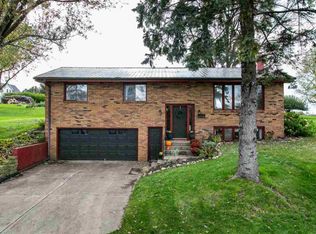 17187 Cinnamon Rd, Dubuque, IA 52001