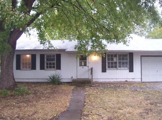 821 4th Ave E, Milan, IL
