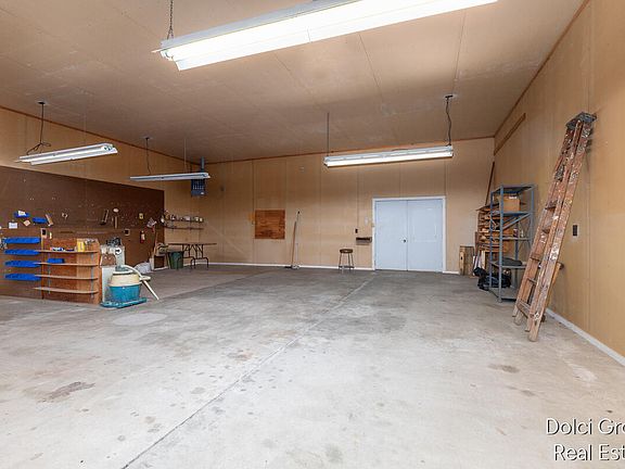 3rd image of 2524 Prairie St SW