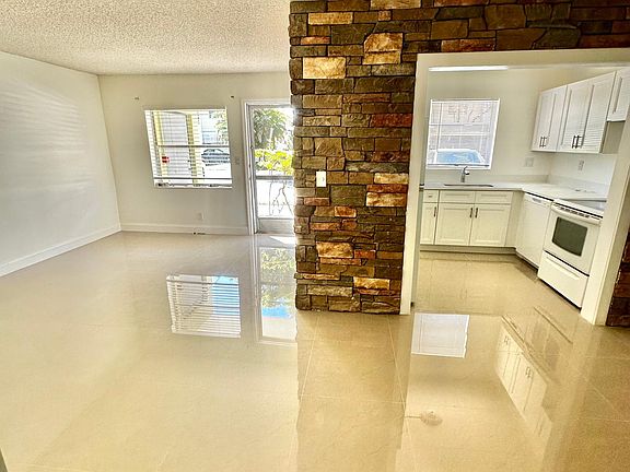 2nd image of 1425 Arthur St APT 107A