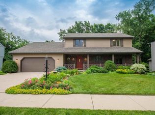 6916 N Aycliffe Dr, Peoria, IL